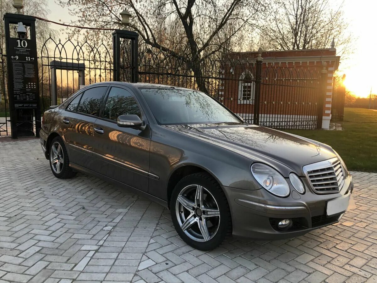 Купить мерседес в симферополе. Мерседес 211 2006. Мерседес 211 2006г. Mercedes e200 2006. Мерседес е211 2006 Рестайлинг.