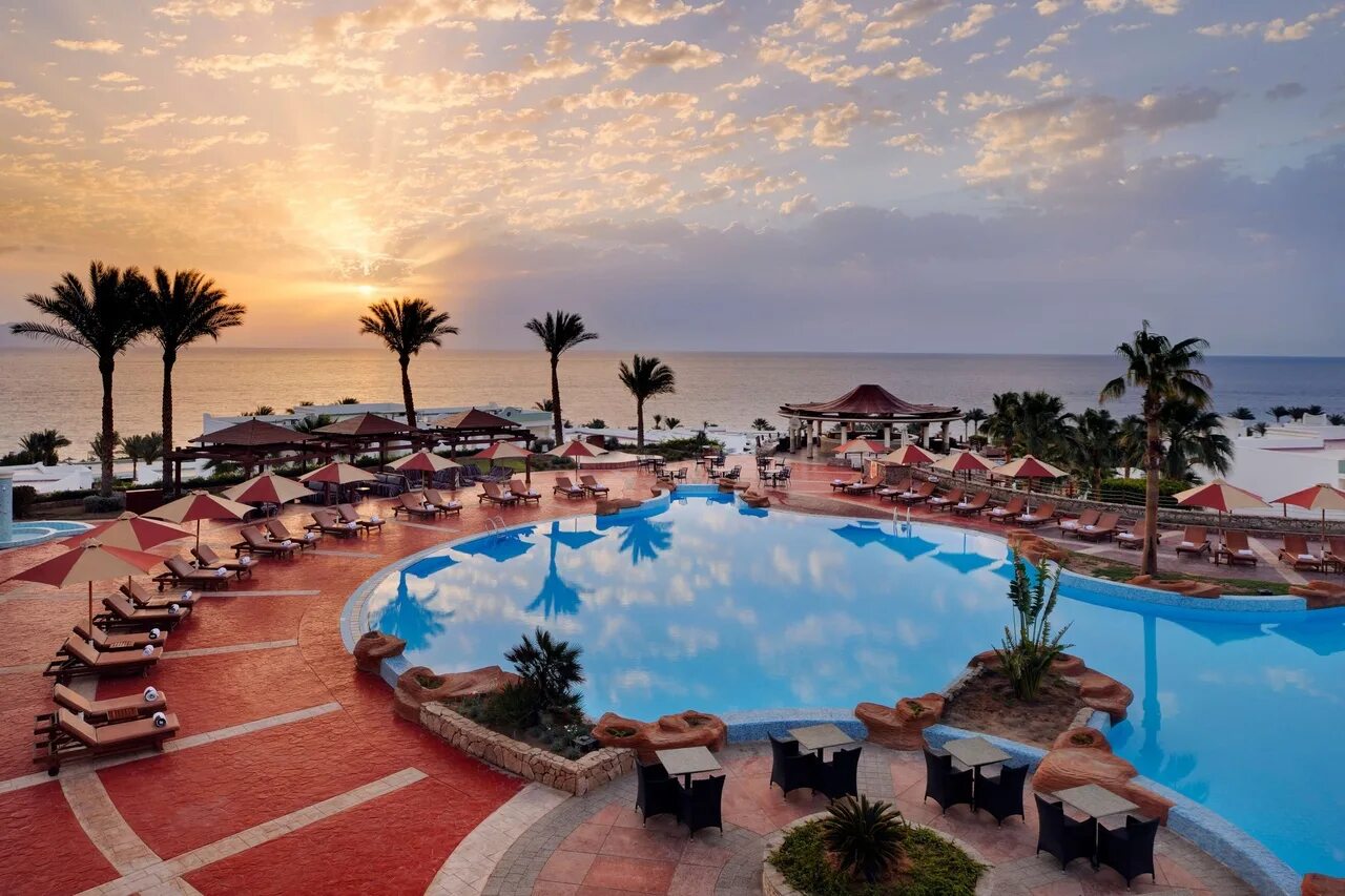 Renaissance sharm el sheikh golden view resorts. Renaissance Golden view Египет Шарм. Ренессанс Голден Бич Резорт Шарм-Эль-Шейх. Шарм-Эш-Шейх. Renaissance Sharm el Sheikh Golden view Beach Resort 5.