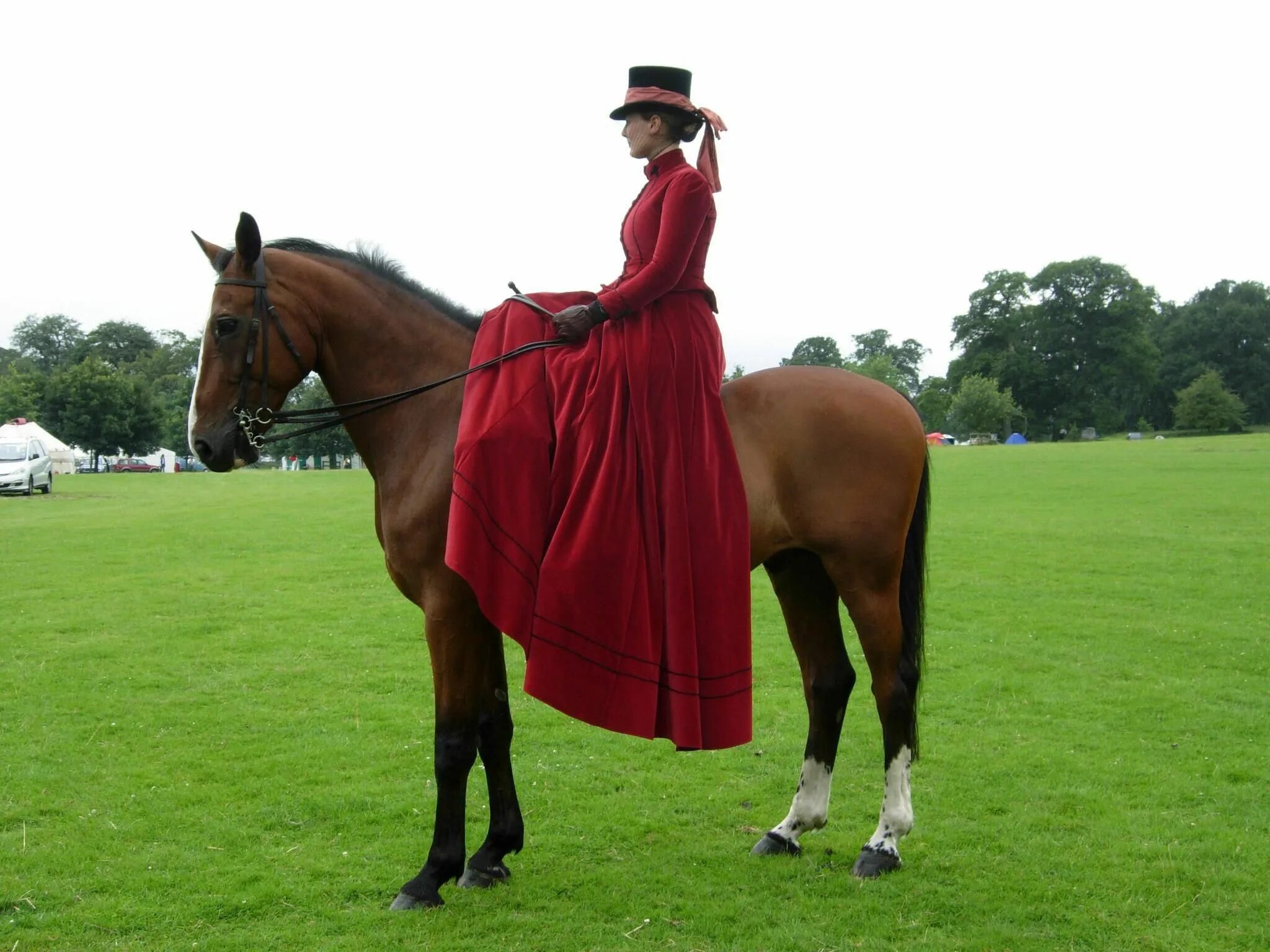 Redhead riding. Амазонка одежда для верховой езды 19 век. Амазонка для верховой езды 19 века. Платье Амазонка для верховой езды 19 век. Платье Амазонка 19 век.