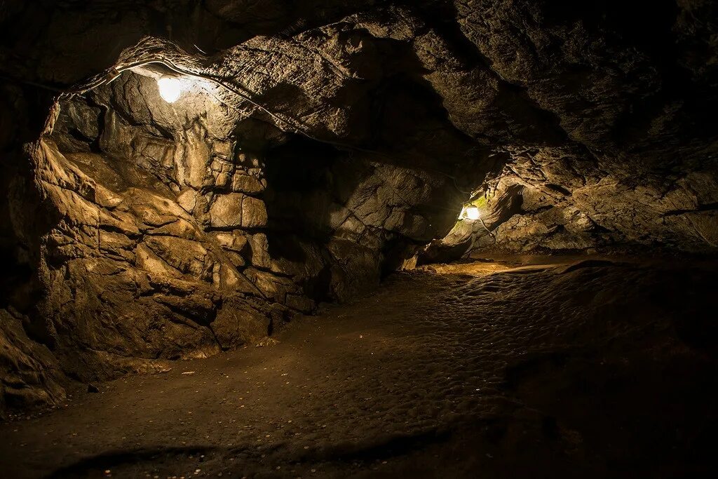 легенды алтая тавдинские пещеры. тавдинские пещеры горный алтай. тавдинские пещеры относят к числу основных. тавдинскте пищерыгорный алтай. катунь тавдинские пещеры.