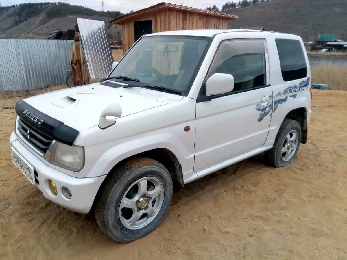 Mitsubishi Pajero Mini 2000. Митсубиси Паджеро мини белый. Паджеро мини белый 1998 год. Паджеро мини на белых сликах.