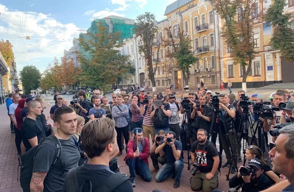 Новости украины за последний час видео ютуб. Последние события на украине. стр происходит в украине сейчас. новости украины. последний сабитие на украине.