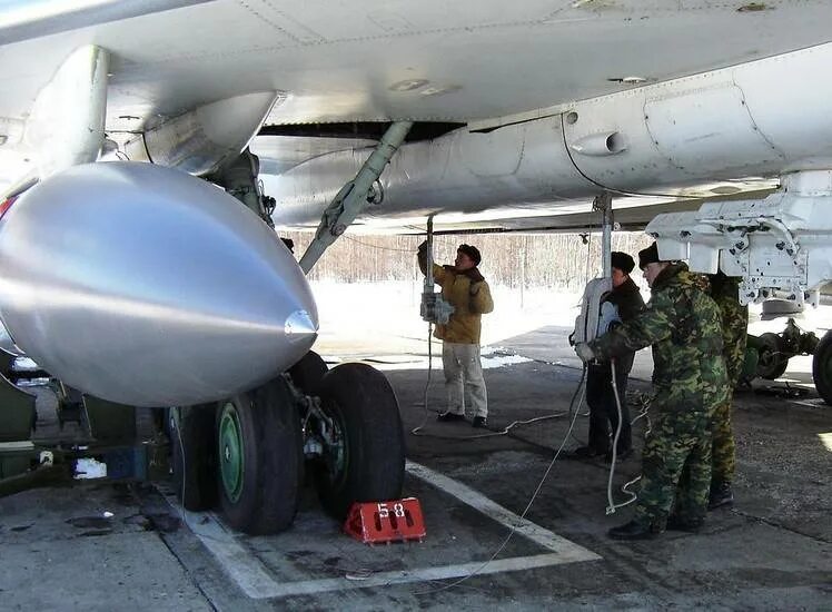 Противокорабельной ракетой х-22. Х-32 крылатая ракета. Ракета х22 ттх. Ракета х-22. Ракета х-22 буря.