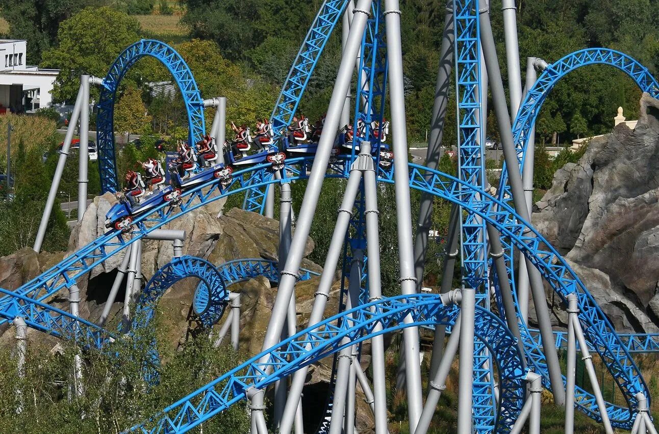 Видео развлек. Европа парк горки. Europa Park Германия горки. Парк развлечений Лисеберг. Европа парк голубое пламя.