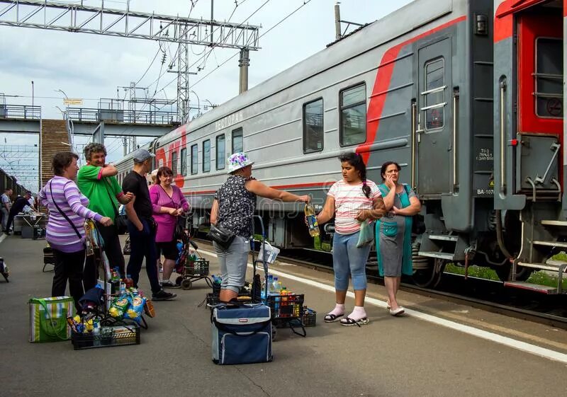 На станциях можно купить поезд