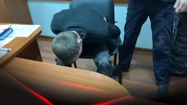 Колонии поселения архангельской области. Беглый преступник. Беглые зеки. Глуховский в сериале топи. На дону из колонии сбежали двое заключенных.