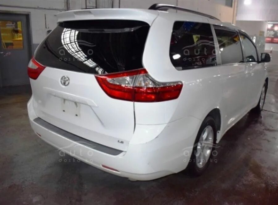 Toyota Sienna 2017. Сиена 2017 Тойота Сиенна. Тойота Сиена 2017 3.5литра. Тойота Сиенна 2017 характеристики технические.