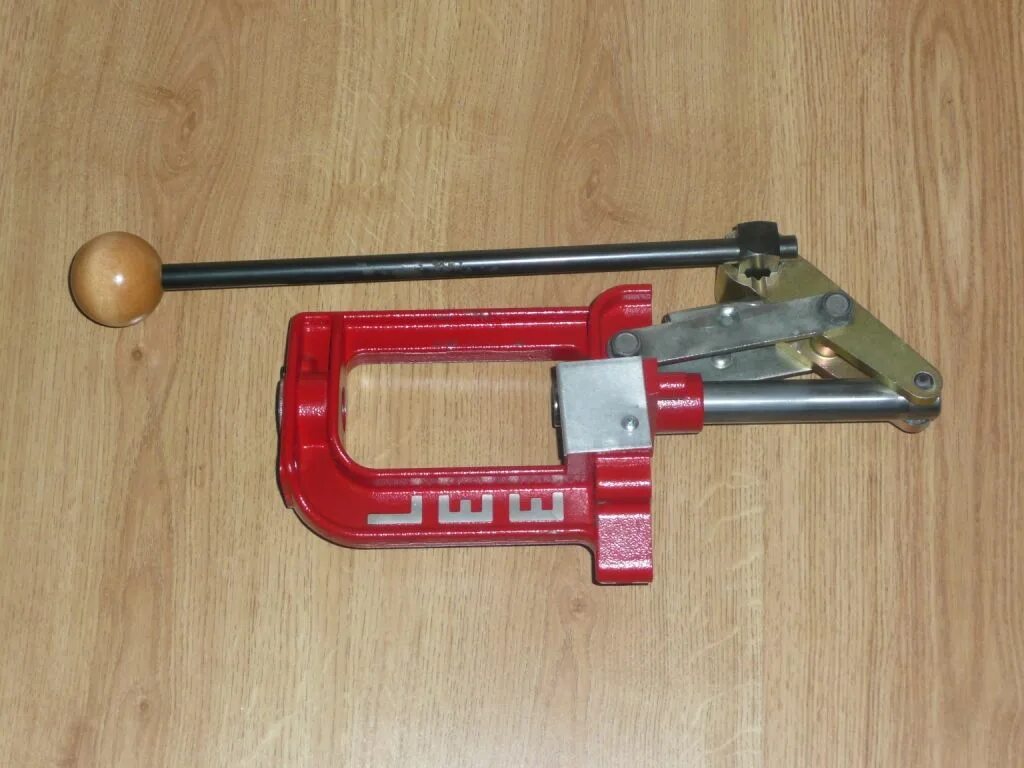 Лей пресс. Станок lee load all 2 для снаряжения патронов. Пресс lee breech reloader press. Пресс для снаряжения патронов lyman 600. Чжан исин exo.