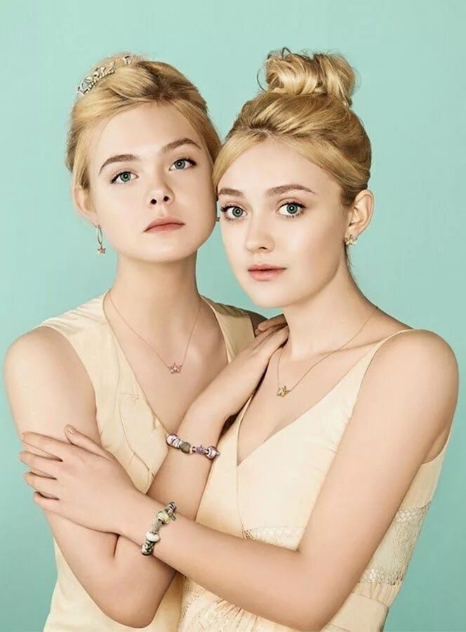 Дакота фаннинг и эль фаннинг сестры. Сестры фаннинг. Эль и дакота фаннинг. Дакота и эль фаннинг сестры. Эль фаннинг и дакота фаннинг.