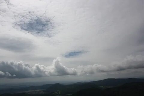 Clouds aroun Milešovka (005).JPG. 