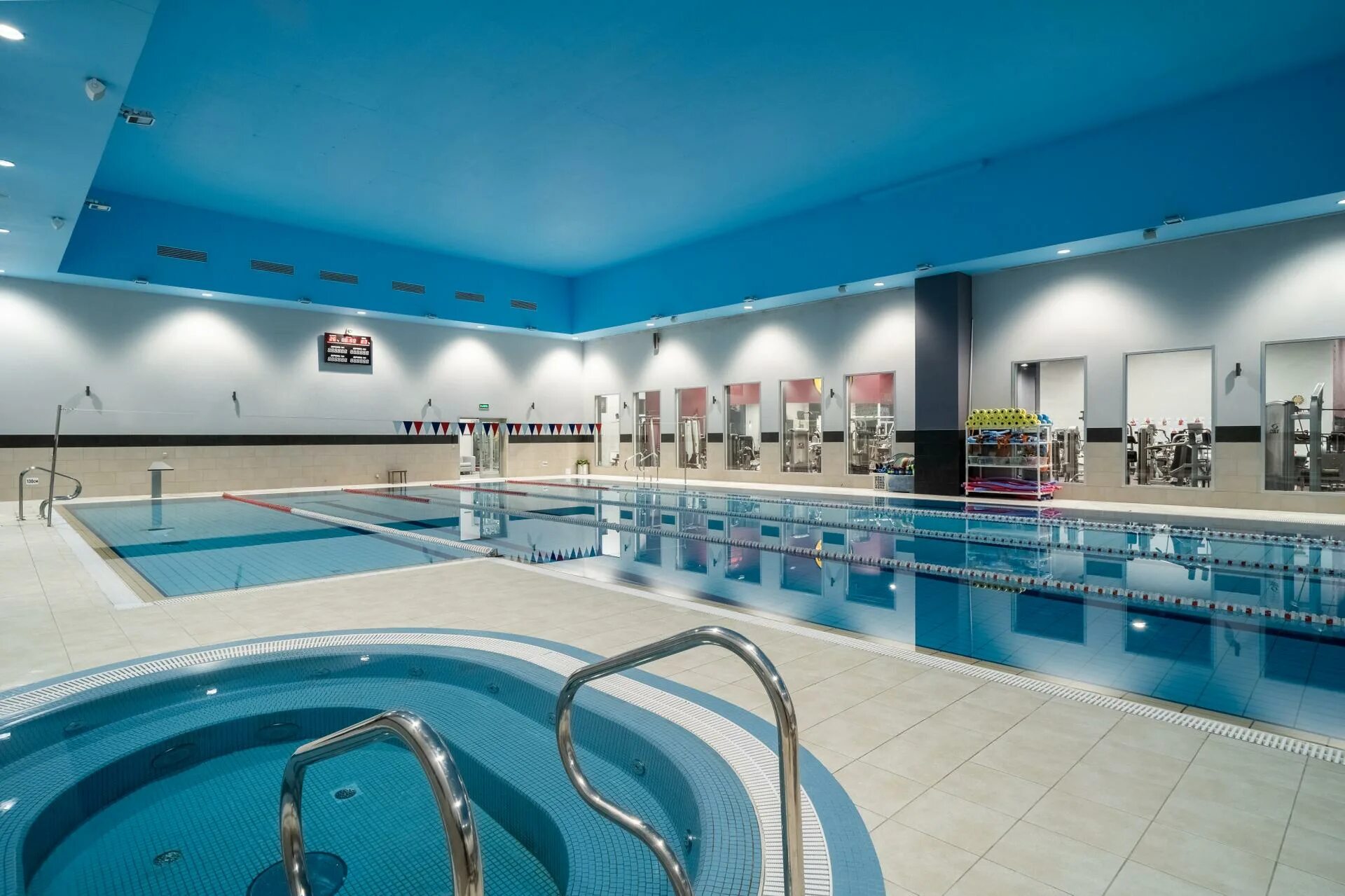Динамо джим. Голджим динамо. Голдс джим gold's gym. Gold gym динамо фото. Голдс джим gold's gym.