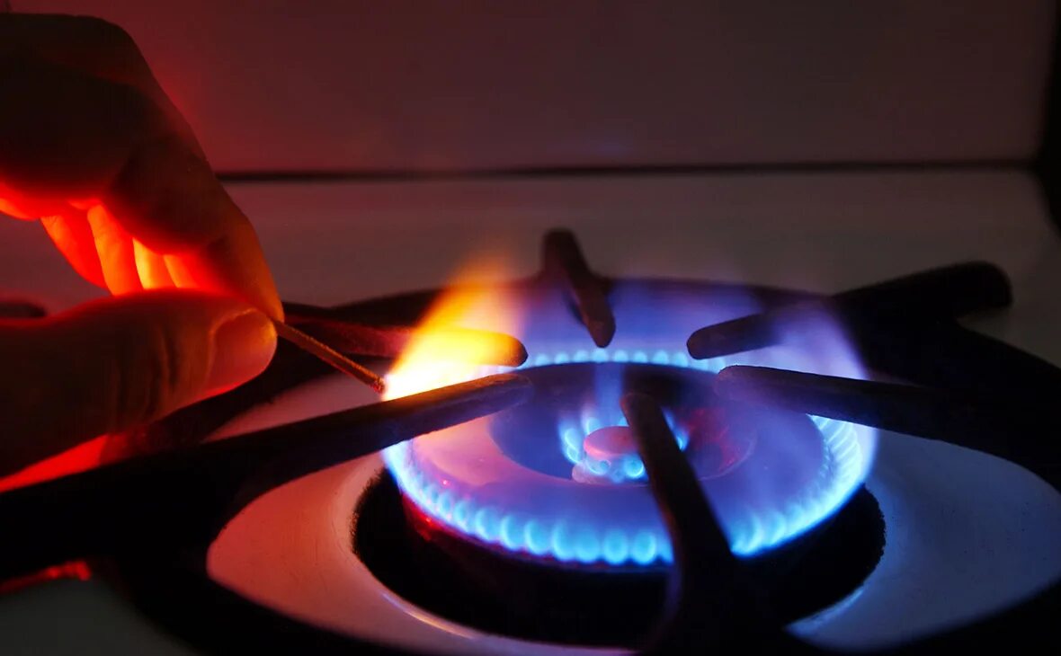 Почему конфорка плохо горит. Газ конфорка. горящие газовые конфорки. конфорка для газовой плиты. горелка для газовой плиты.