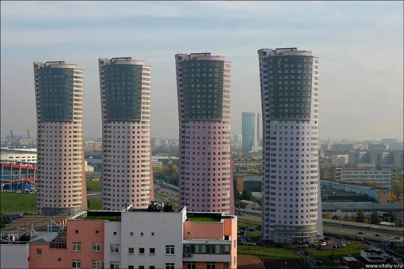 Самый большой дом в длину. Длинный дом в москве. самый длинный панельный дом. самый длинный панельный дом в москве. длинный высокий дом в москве.