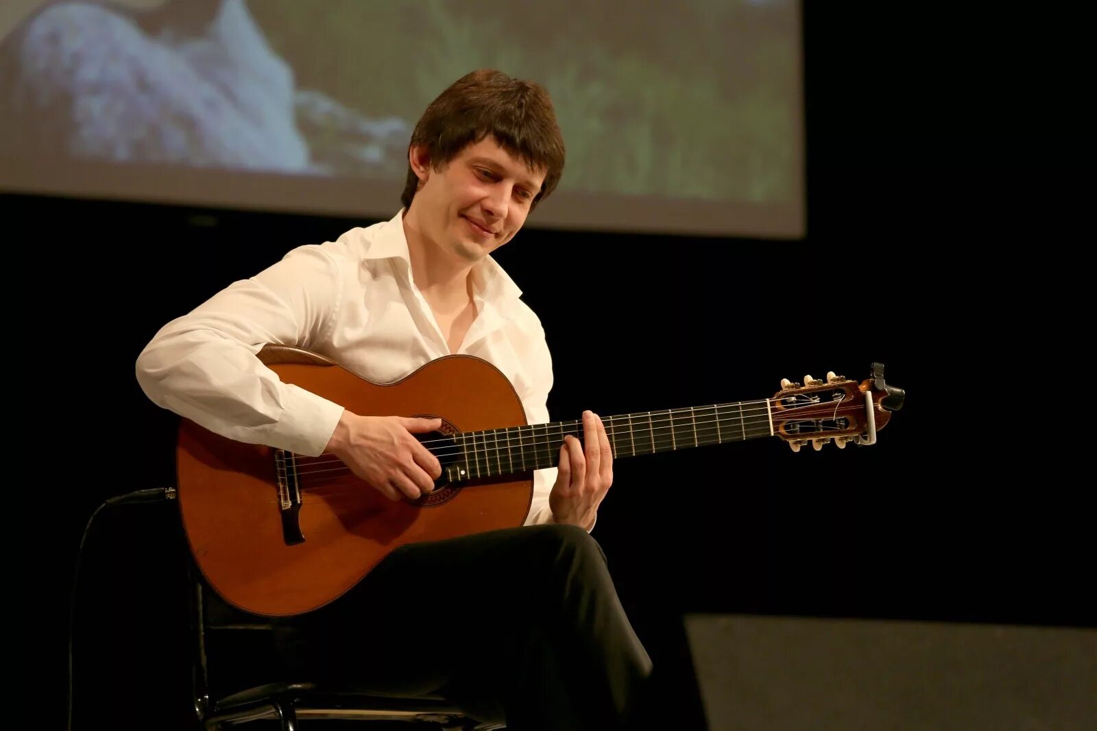 Рикардо гальен гитара. Четвергов. Hamilton музыкант. Михаил оленченко гитара. Музыкант виктор зинчук.