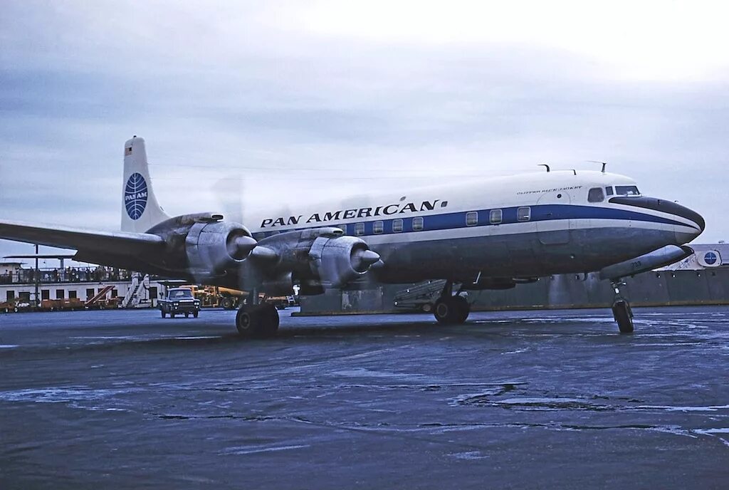 Dc 7.4. Самолеты Douglas DC-7. Дуглас ДС 7. Самолёт Дуглас DC-6. Douglas DC-7c Seven Seas.