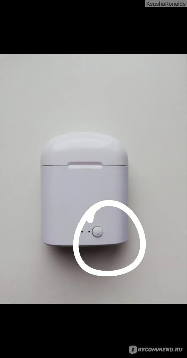 Airpods кнопка на кейсе. Аирподс 2 кнопка на кейсе. Наушники айрподс кнопочка. AIRPODS 2 кнопка на кейсе. Кнопки на наушниках AIRPODS 2.