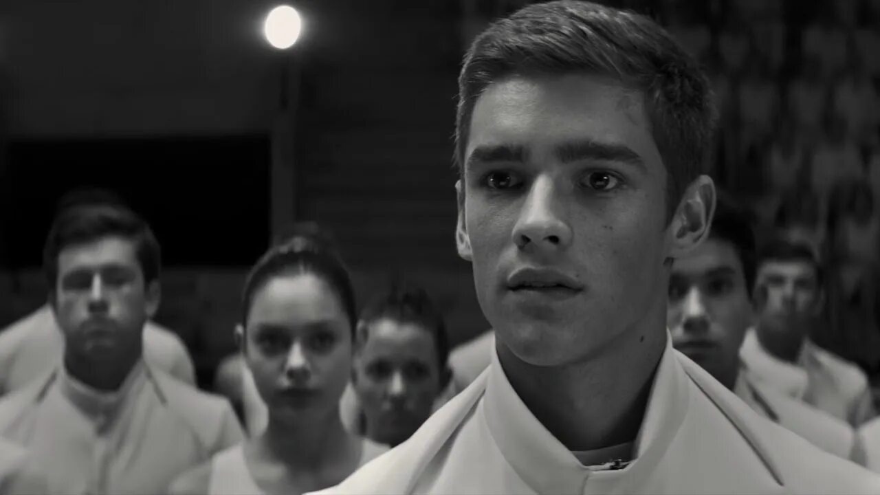 Презентация на тему мир эмоций. Люди живут без эмоций. Посвященный (2014) брентон туэйтс. Люди живут без эмоций. Посвященный 2014 розмари.