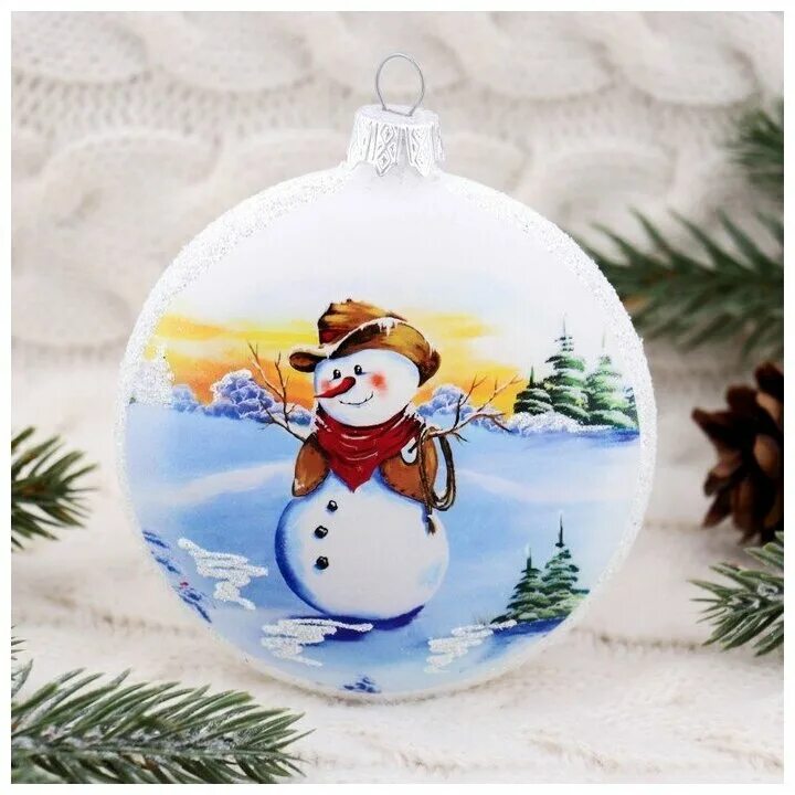 Шар снеговик. Снеговик в шаре. Елочный шар со снеговиком. Снеговик на шарике елочном. Снеговик с шариками.