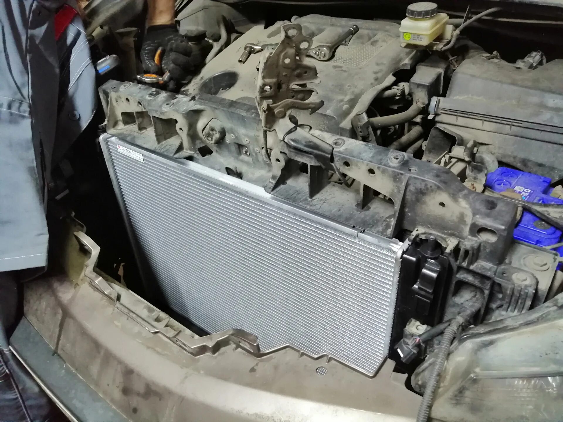 Как снять радиатор двигателя Замена радиатора Hyundai Elantra (3G), 1,6 л, 2005 года своими руками DRIVE2