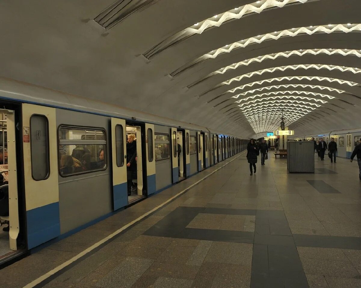 Метро перовская москва. Метро перовская москва. Метро перово москва. Станция метро перово. Станция метро перово.