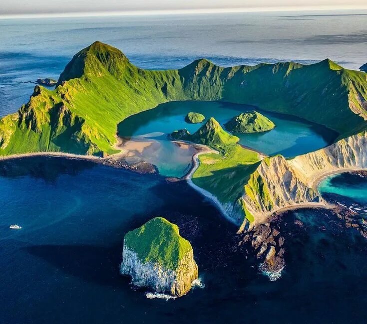 Остров Шикотан. Курильские острова - Picture of Kuril Islands, Sakhalin Oblast -