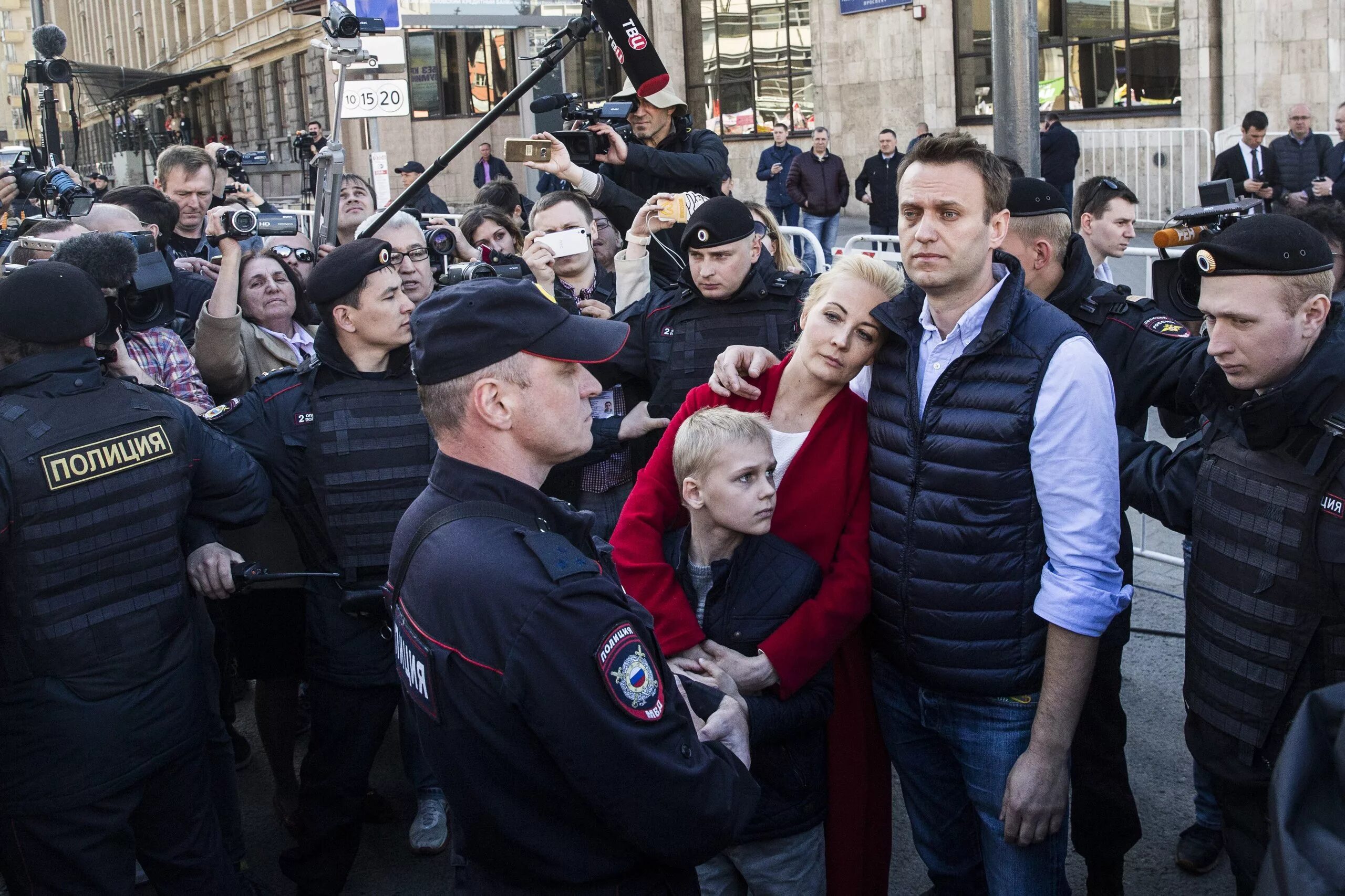 Акция навального полдень. Alexey navalny 2024.