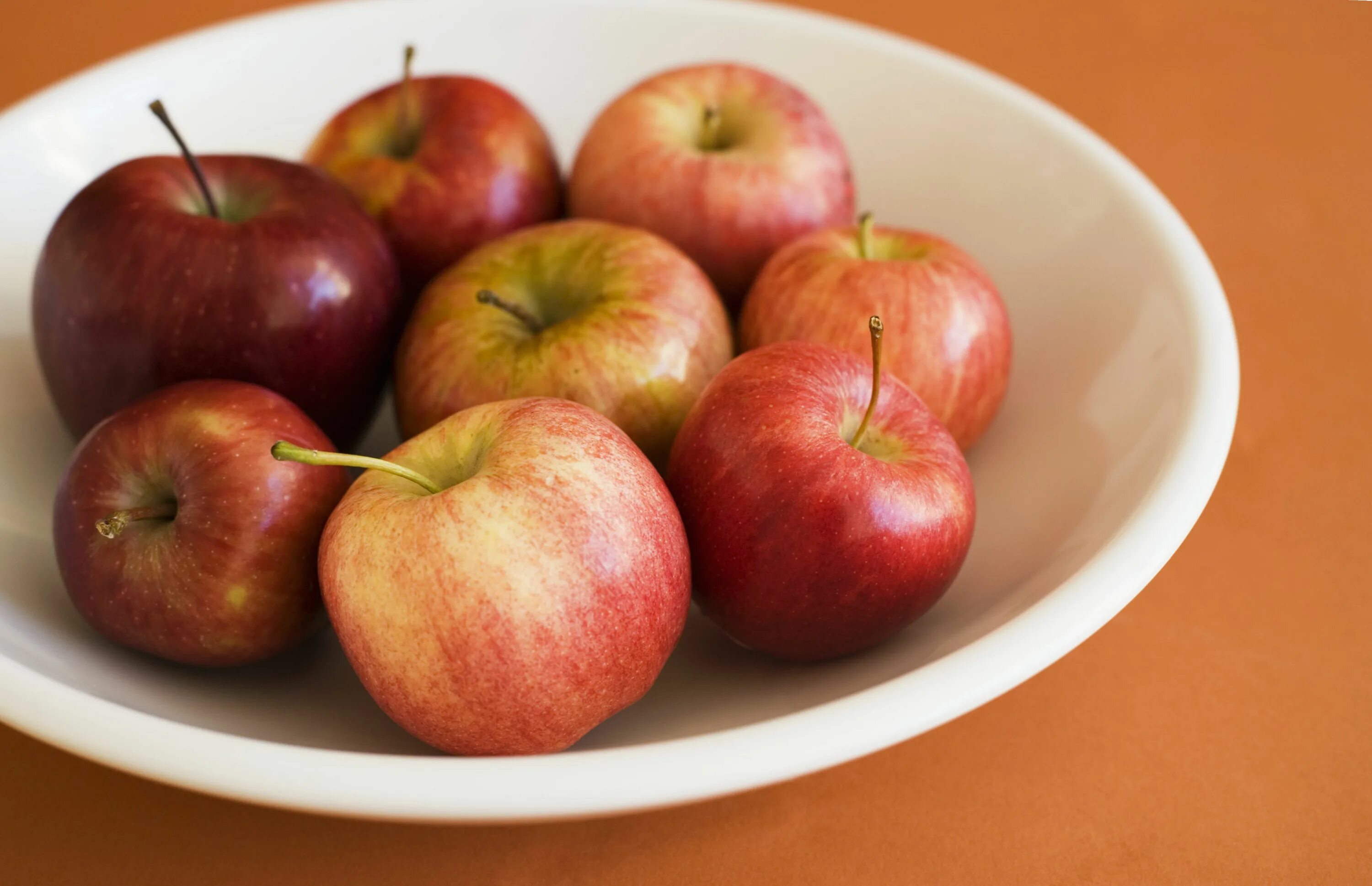 Яблоки для организма мужчины. Apple здоровье. Apple to eat. Do you eat Apples. Apple Semerenko Premium.