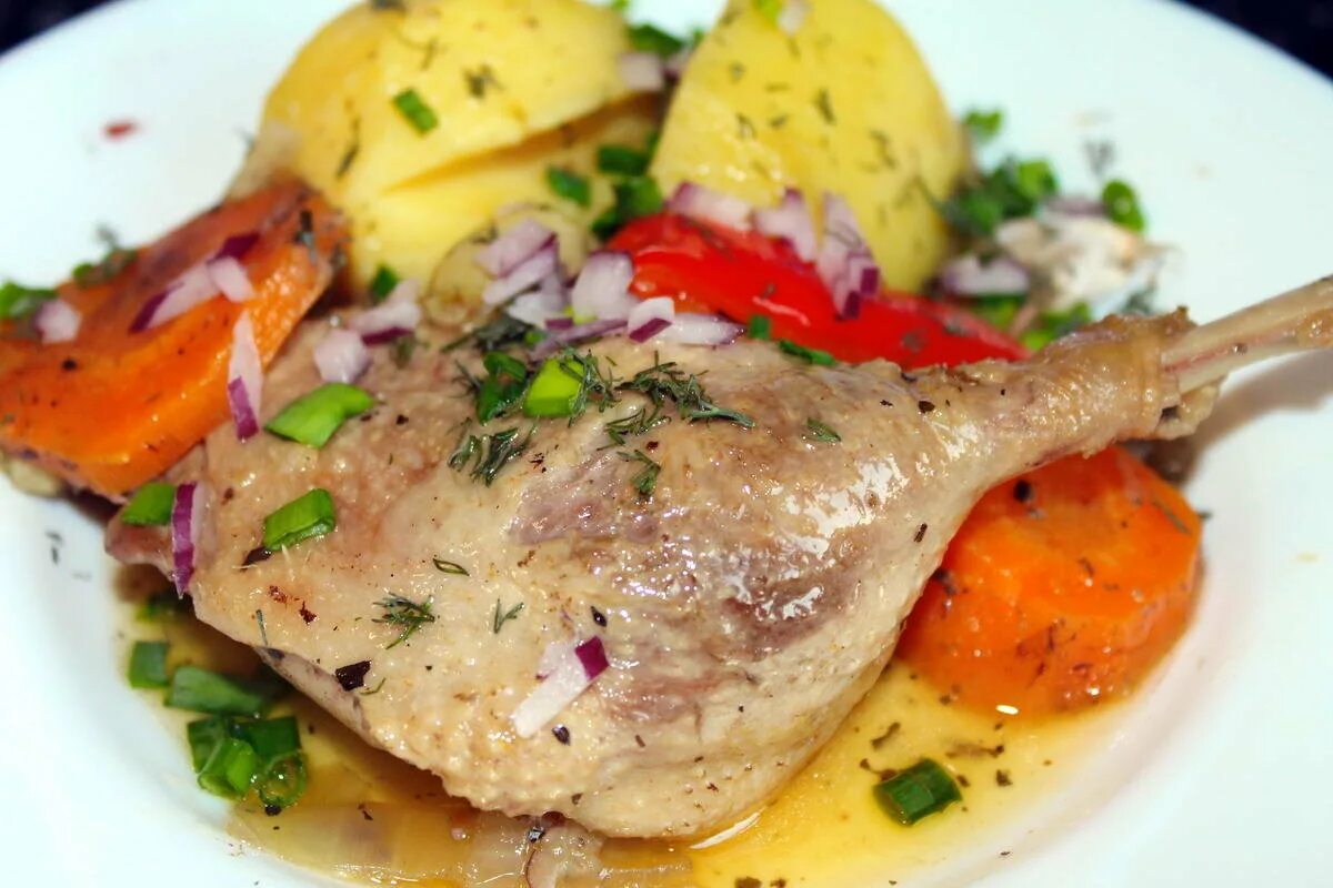 запеченная курица с морковью. утиное жаркое. рецепт жаркого из утки. рецепт жаркого из утки. жаркое из утки.