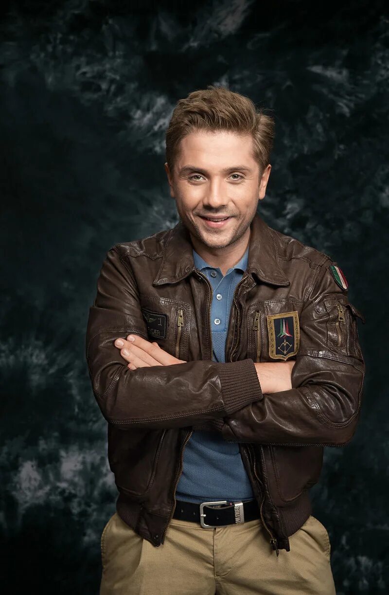 Сергей маякин актер. Маякин актер. Маякин актер. Роман маякин. Роман маякин фото.