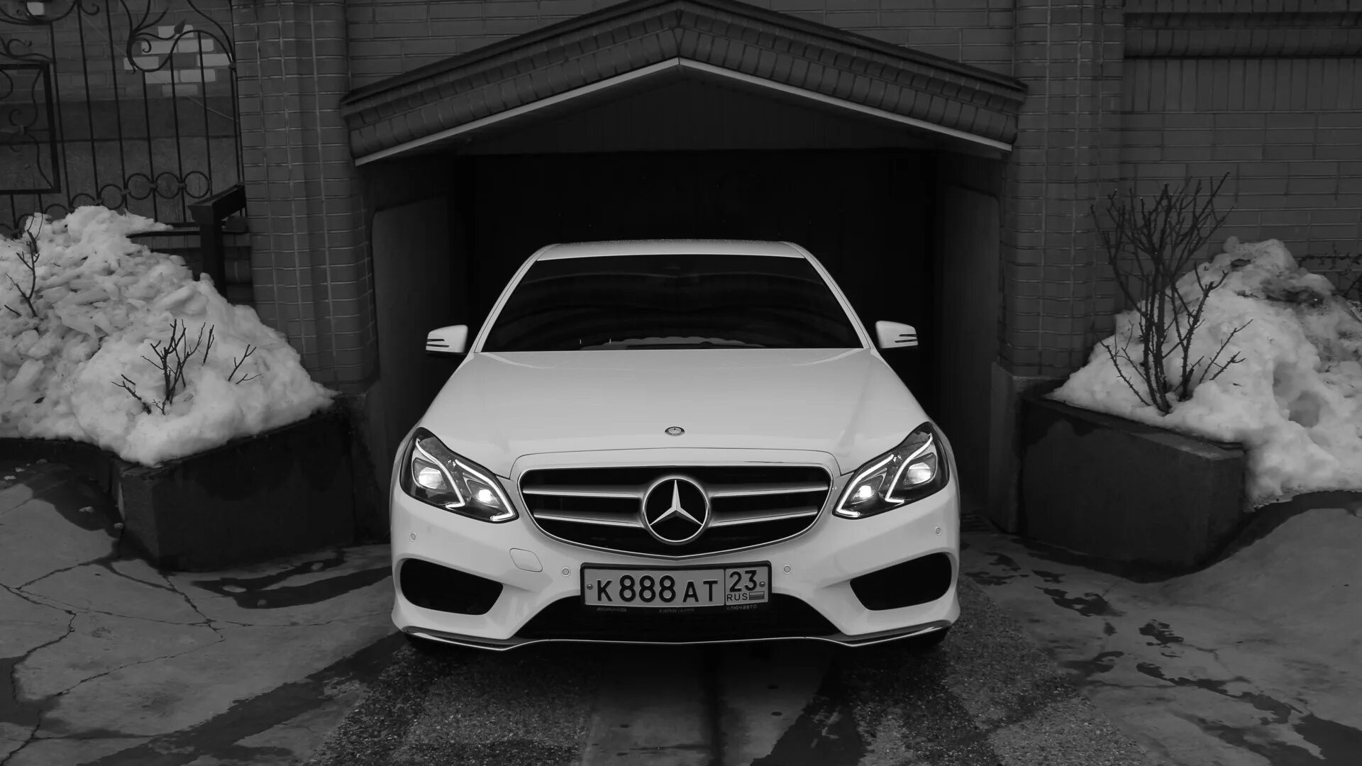 Ешка ахмеда. Мерседес е200 белый. белый мерседес е200 amg. мерседес ешка 200. мерседес е200 белый ночью.