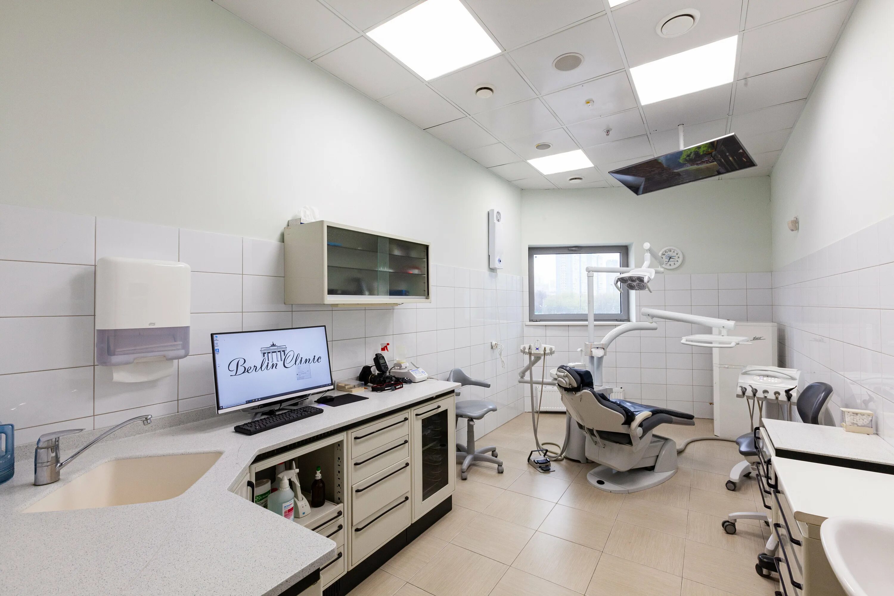 Имплант 52 нижний новгород страж революции. Implant clinic краснодар 40 лет победы. Имплант 52 нижний новгород. Имплант клиник волжский бульвар. Больница в берлине.