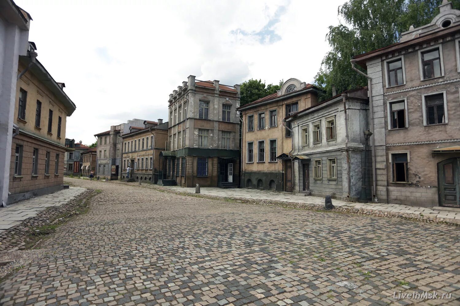 Мосфильм для детей. Территория Мосфильма в Москве. Музей Мосфильма. Парк Мосфильм Москва. Территория киноконцерна Мосфильм.