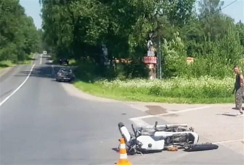 Мотоциклы новгородская область. ДТП С мотоциклом 26 июня 2022. Авария Новгородская область. ДТП В Новгородской области. Авария в Новгородской области 26.06.2022.