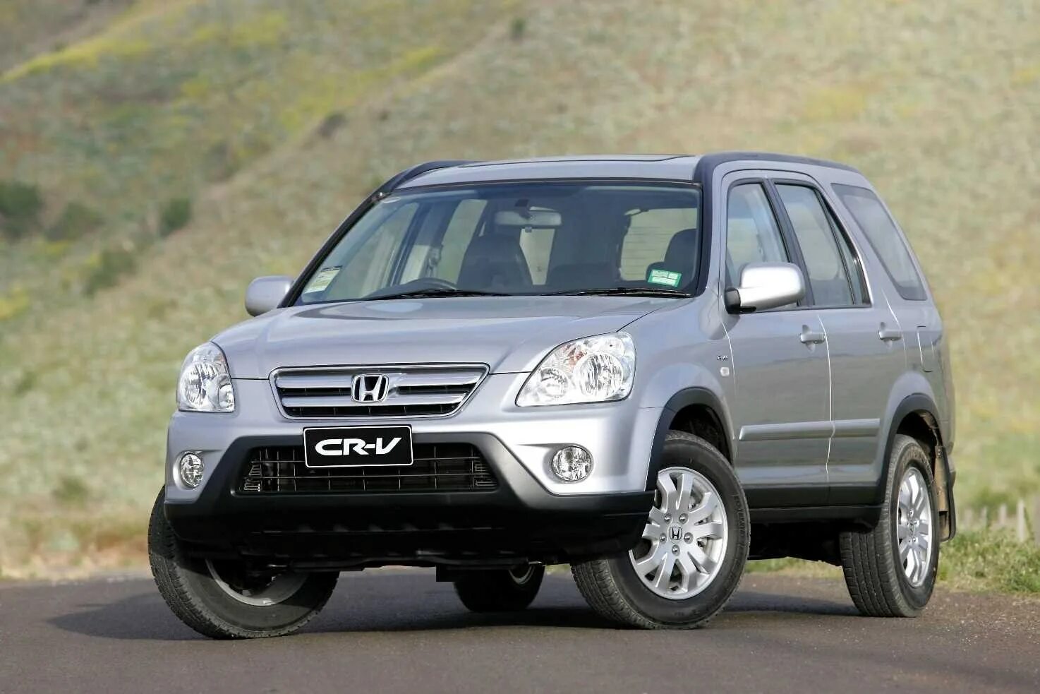 Хонда срв поколения фото. Honda CRV 2 2005. Хонда ЦРВ 2005. Honda CR-V 2005. Honda CR-V 2 2006.