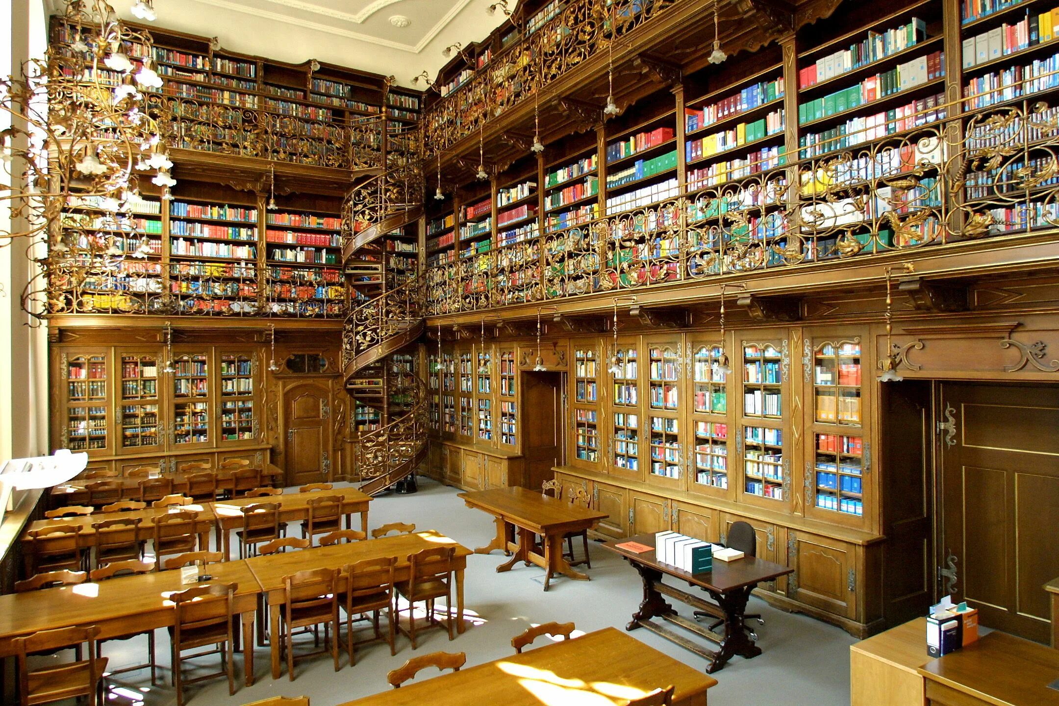 State library. Парламентская библиотека Handelingenkamer, Нидерланды. Юридическая библиотека Мюнхен. Мюнхен государственная библиотека. Баварская государственная библиотека в Мюнхене.