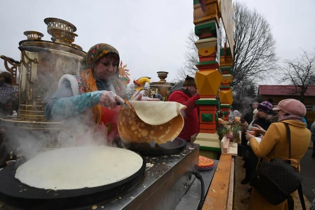 масленица в прошлом году. чучело масленицы. атрибуты масленицы. масленица в прошлом году. масленица в прошлом году.