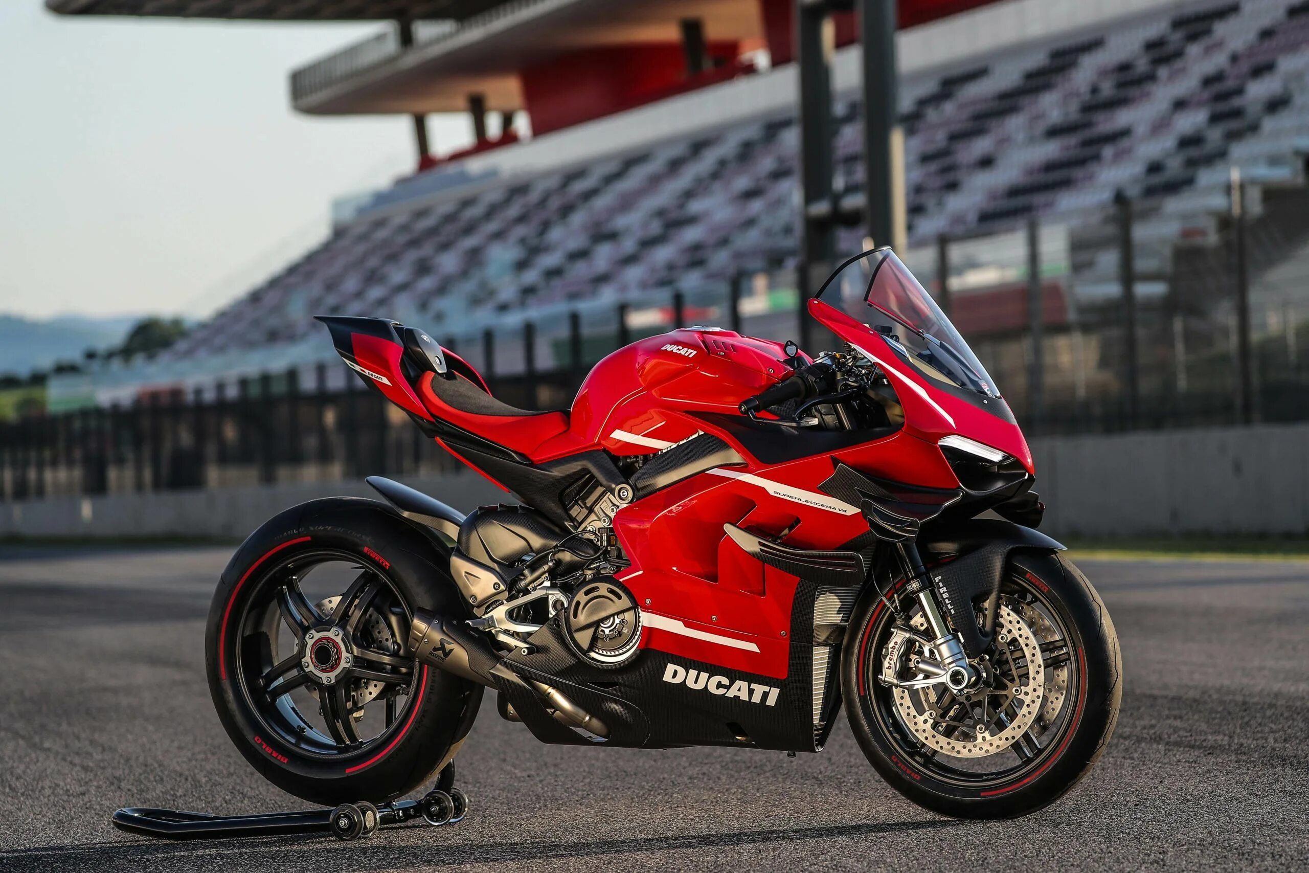 V4 двигатель. Ducati 2019. 4. V 4. V4 engine.