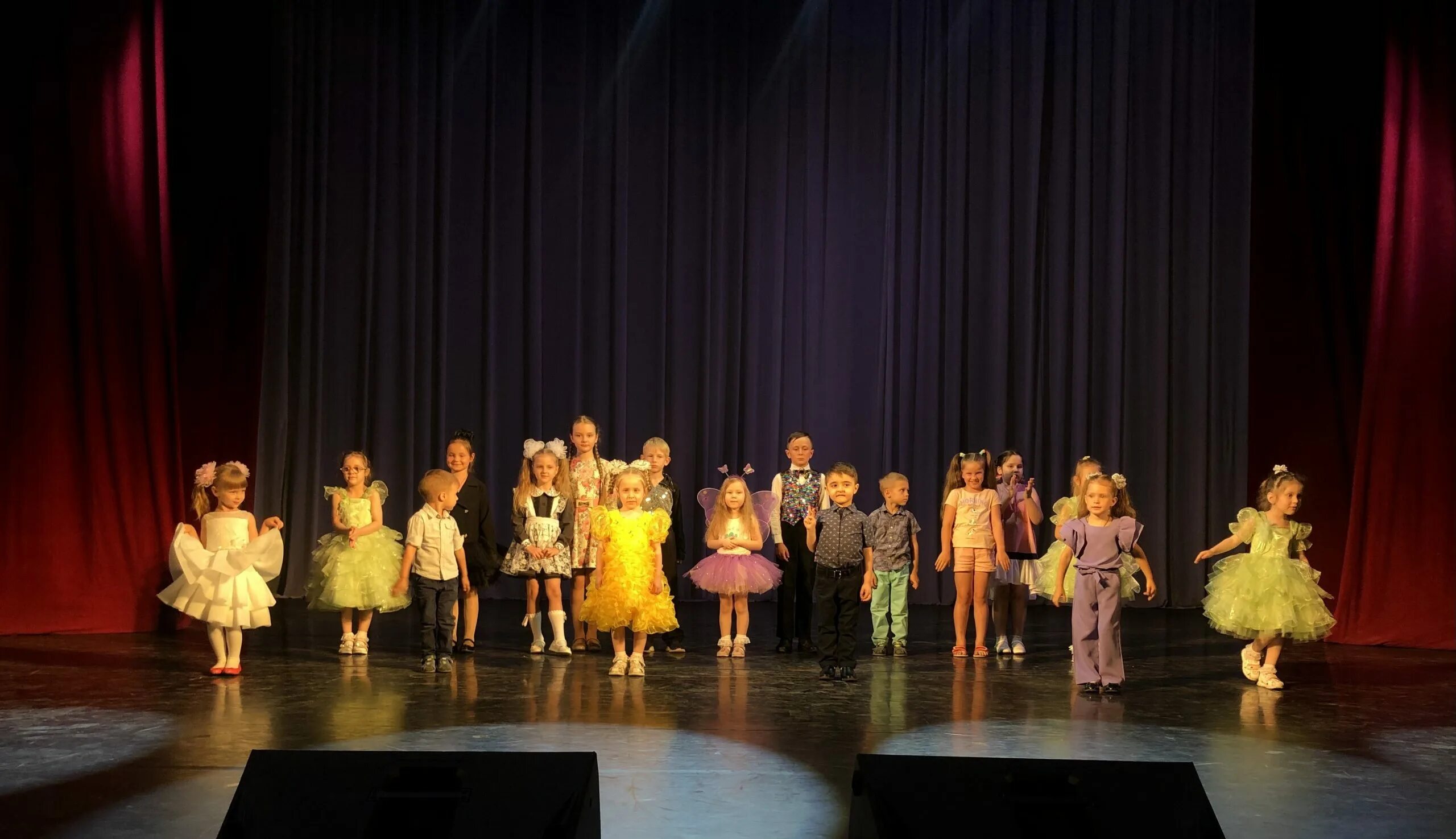 танец до ми соль. танец до ми соль. танец до ми соль. музыка это дивная страна. хореографический ансамбль радуга таруса.