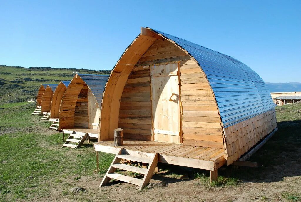 Чаша чингисхана ольхон турбаза. Байкал чаша. Ольхон байкал. Ретритный центр байкал. Чаша чингисхана ольхон ретрит центр.