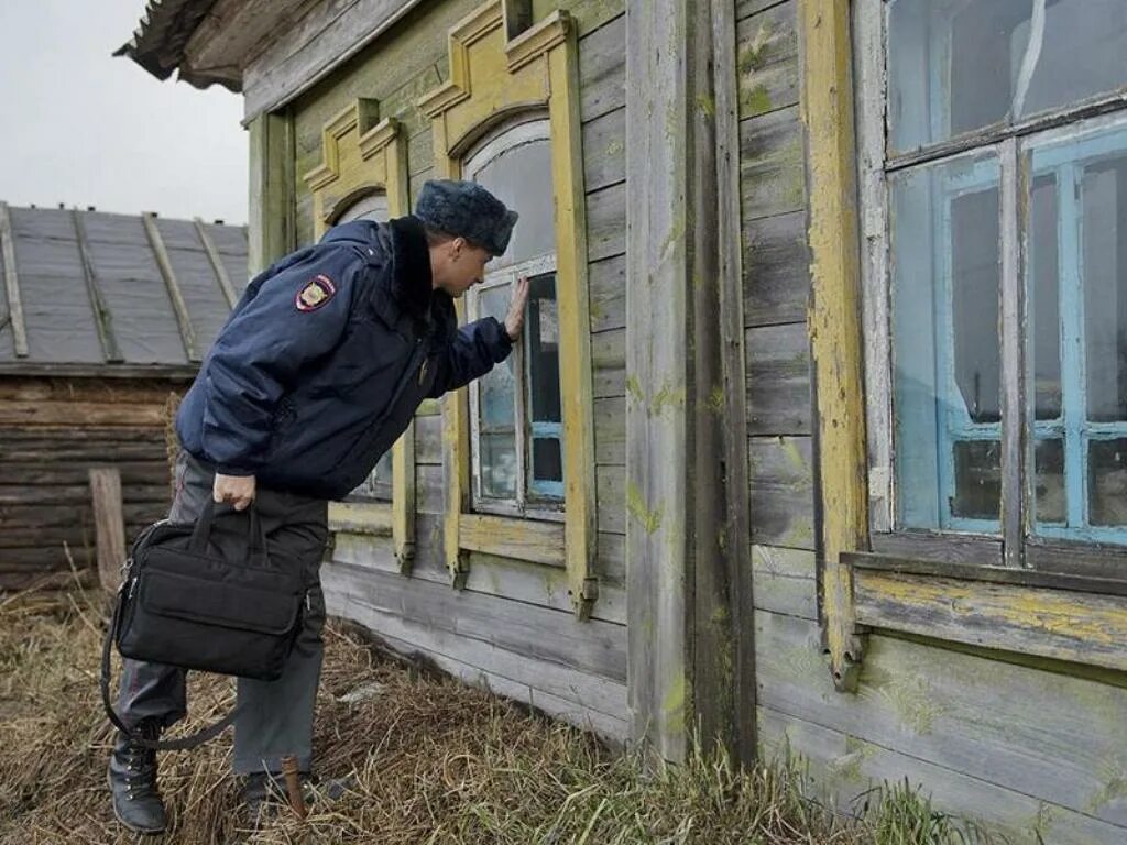 Полиция в деревне. Полицейский в деревне. Деревенский Участковый. Полицейский участок в деревне.