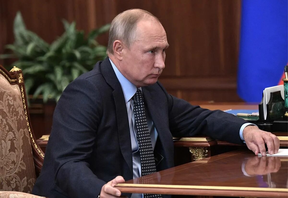 Недружественные страны. Путин подмигивает. Путин конференция искусственный интеллект. Путин отругал министра. Путин видео в контакте.