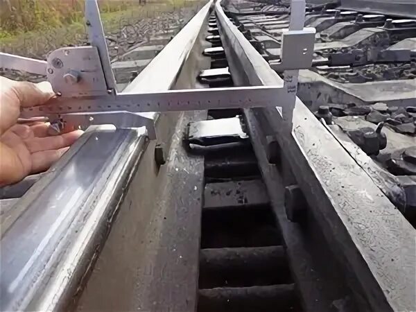 Боковой износ рамных рельсов контролируется у острия. Штангенциркуль путевой пшв путеец. шаг остряка стрелочного перевода р 65. измерение бокового износа рельса р65 пшв. измерение шага остряка штангенциркулем.