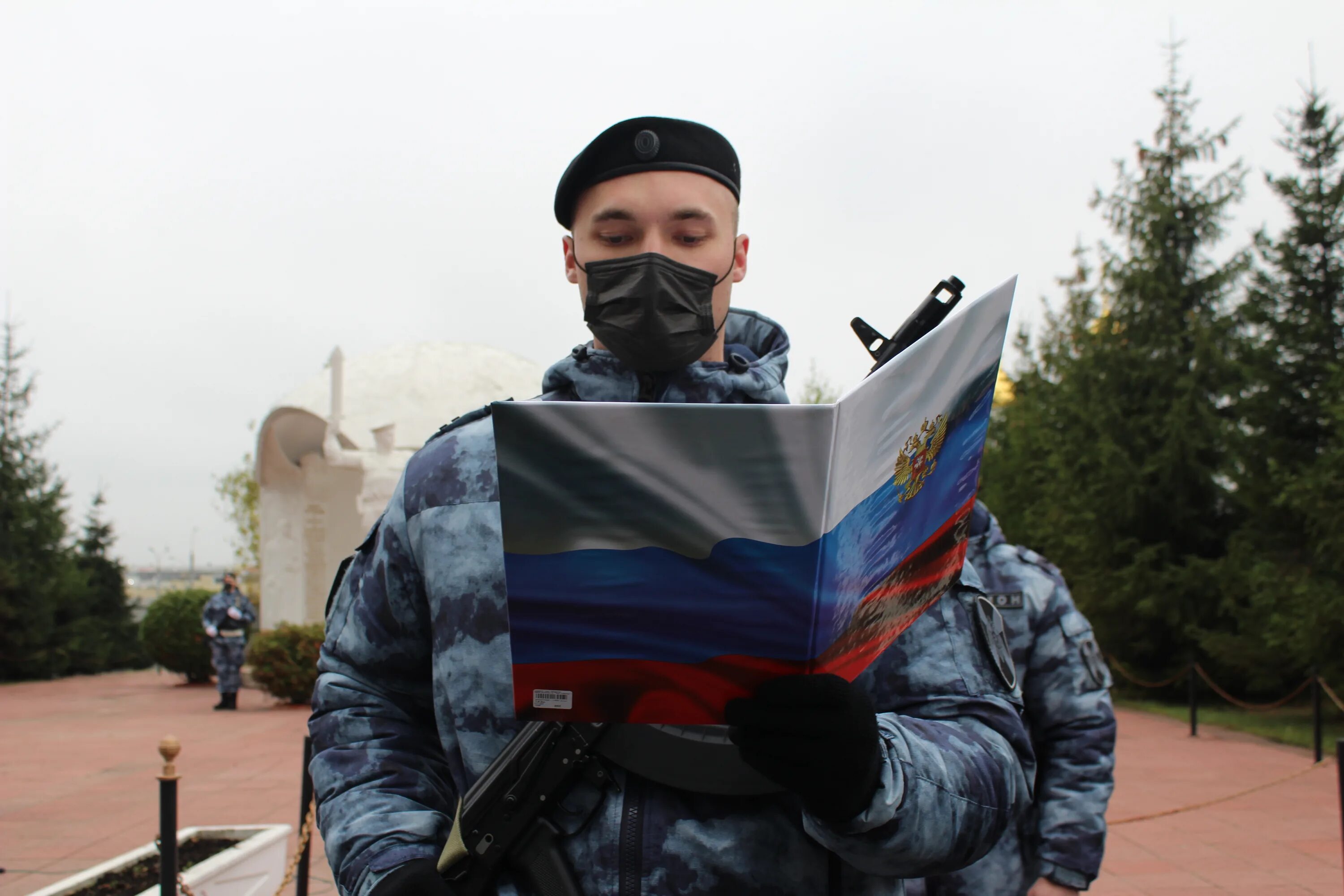 росгвардия люди. мвд на митингах. командир омон екатеринбург. росгвардия россии вневедомственная охрана. охрана росгвардии.