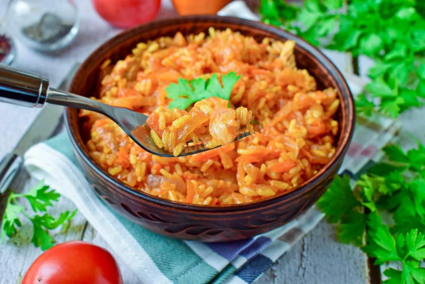 Рис с капустой и мясом в кастрюле. Рис с капустой и мясом в кастрюле