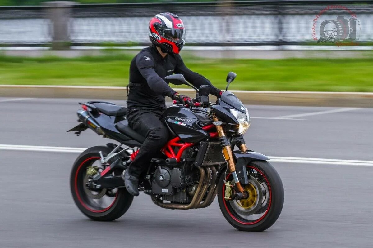 Мотоцикл стелс бенелли. Мотоцикл стелс 600 бенелли. Стелс бенелли 600. Мотоцикл benelli 600. Benelli 600 2013.