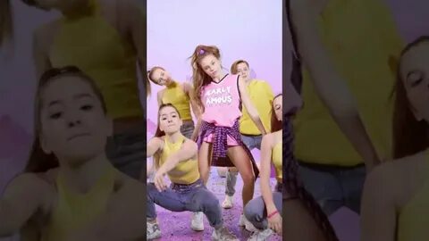 Адушкина зажигай песня