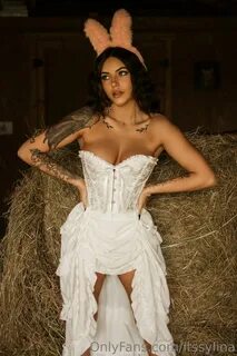 Sylina Ruiz (itssylina) Nude OnlyFans Leaks (6 Photos) .