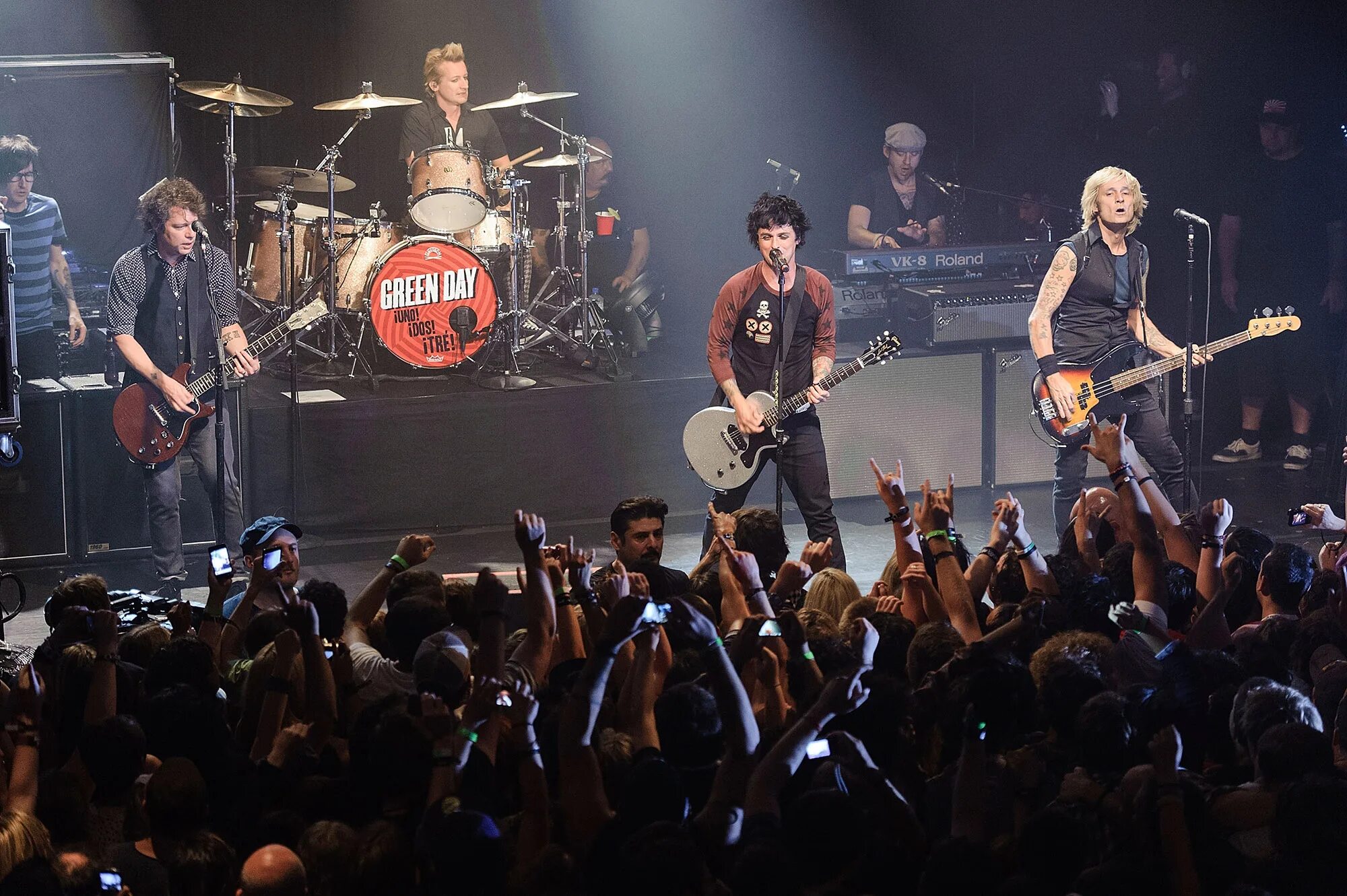 Грин сцена. Green day концерт. рок концерт грин дэй. группа green day концерт. green day на сцене.