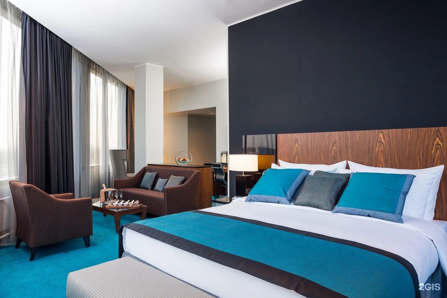 Рэдиссон блу шереметьево аэропорт. Гостиница рэдиссон блу. Шереметьево рэдиссон блю гостиница. Гостиница рэдиссон шереметьево. Отель рэдиссон шереметьево.