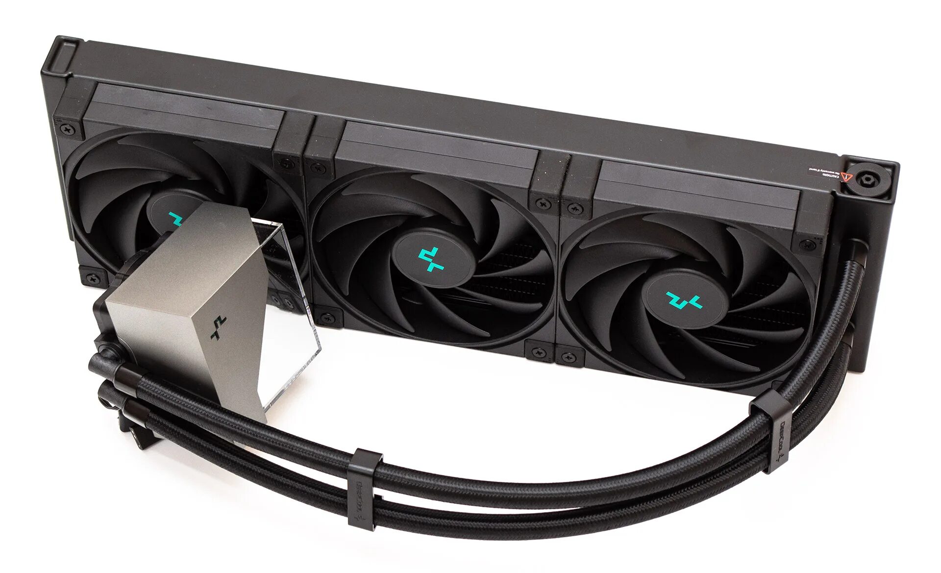 Deepcool lt720 водянка. Сжо : deepcool lt720. Deepcool lt720. Система охлаждения deepcool lt720. Deepcool lt720 водянка.